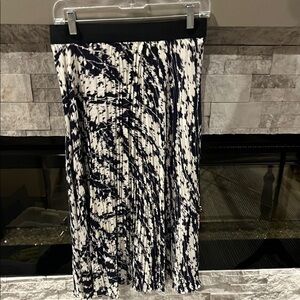 Elizabeth and James Black and White Abstract Midi Skirt